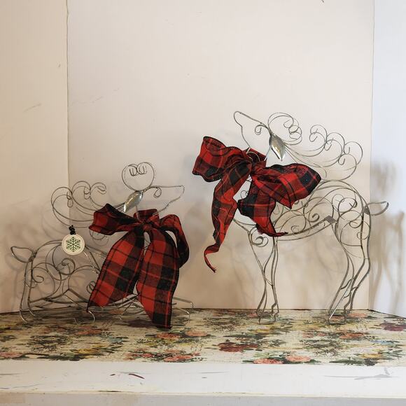 Metal Wire Christmas Deer Set Standing and Laying Buffalo Check Ribbon - Picture 1 of 7